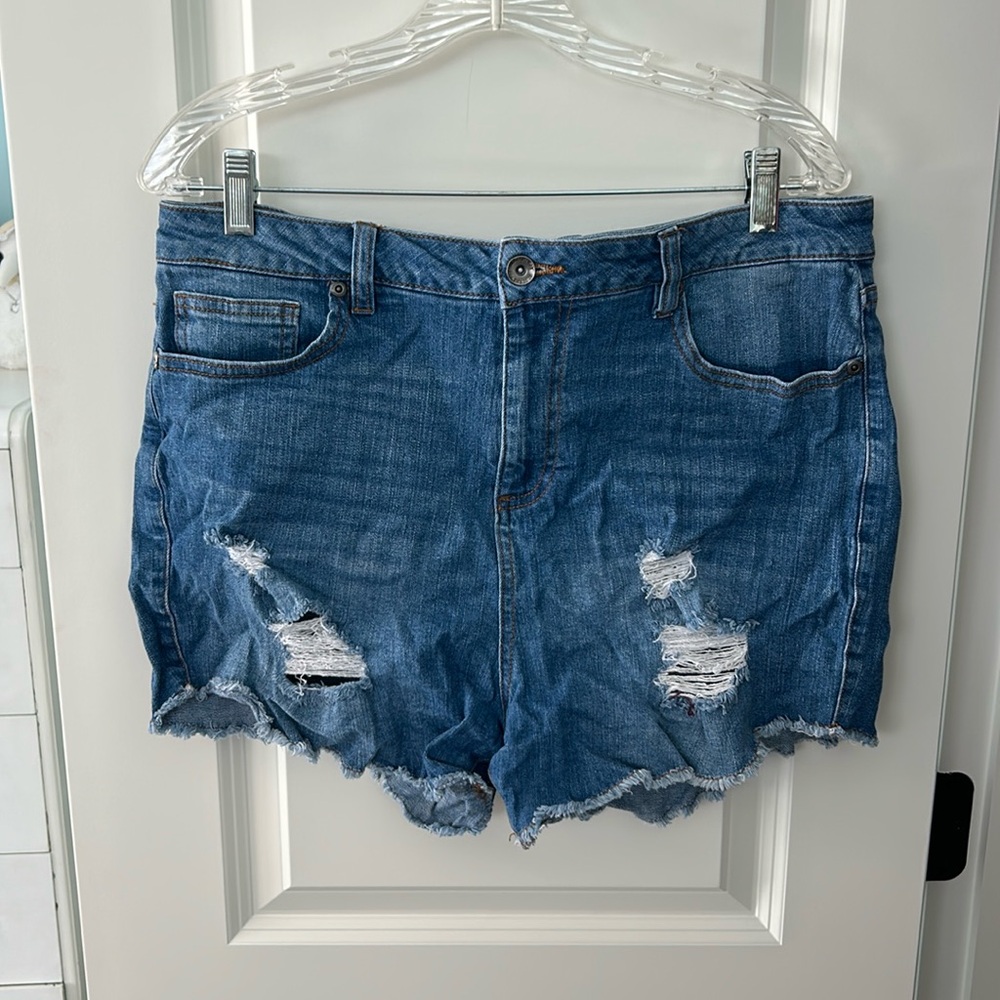 Hot Topic Distressed Denim Shorts
